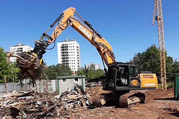 esecuzione di un servizio strip out di rimozione di detriti in cantiere