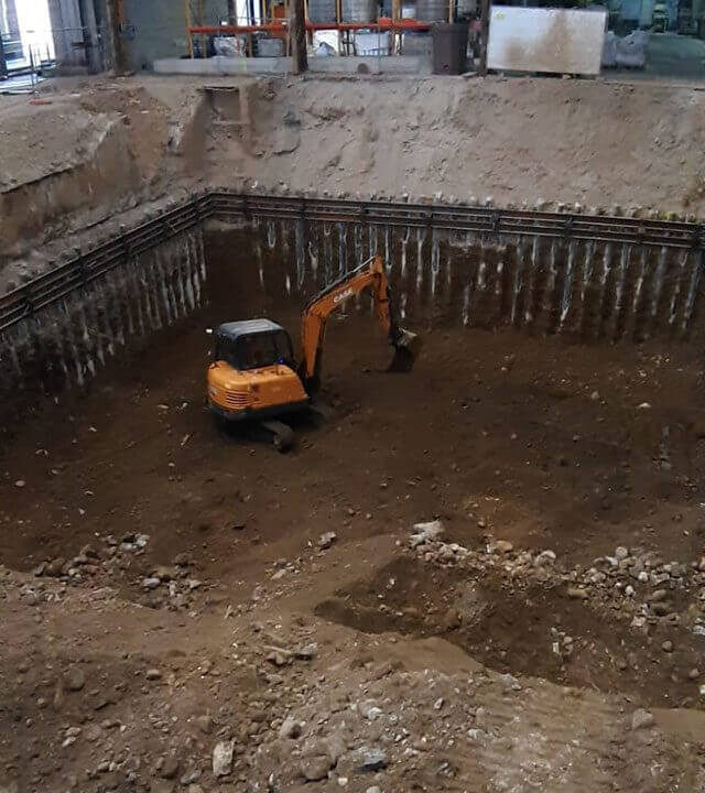 servizio di sbancamento a cielo aperto eseguito da macchinari di Scavi Pizzetti